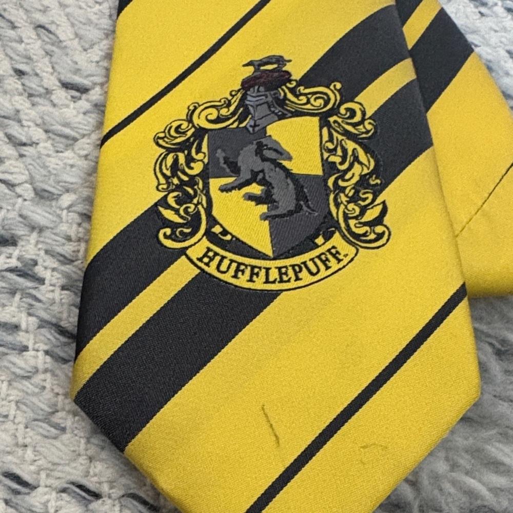 Hufflepuff - Picture 4 of 4